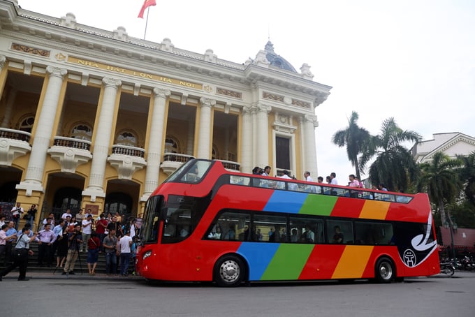 Xe bus 2 tầng chạy tại Hà Nội 
