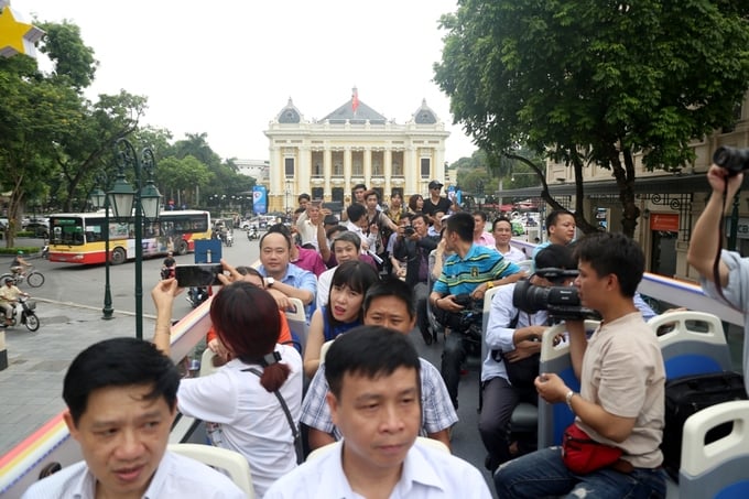 Xe bus 2 tầng chạy tại Hà Nội 